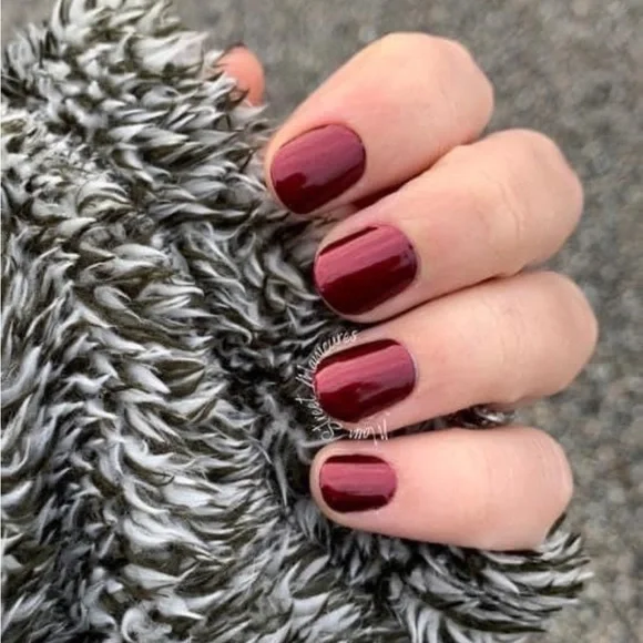 *Retired* Color Street: Venetian Velvet | Scarlet Red Fall Winter Classic Preppy - Picture 9 of 15